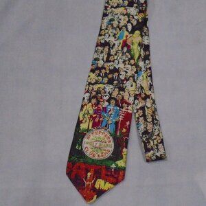 Beatles 1996 Sgt Peppers Lonely Hearts Club Band Silk Tie Necktie Apple Corp